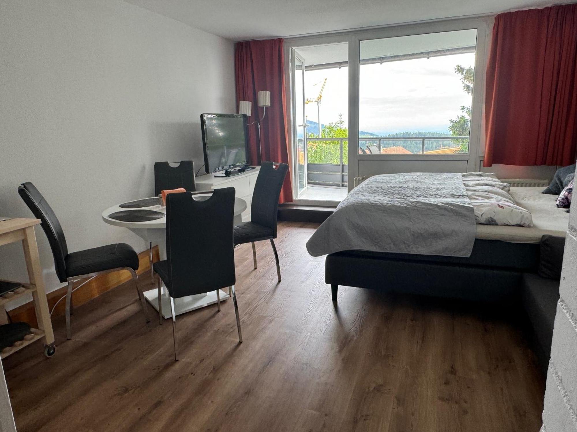 Emilia - Einzigartige Lage, Pools, Sauna Apartment